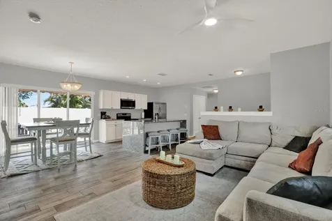 2011 Outer Drive Sarasota FL 34231