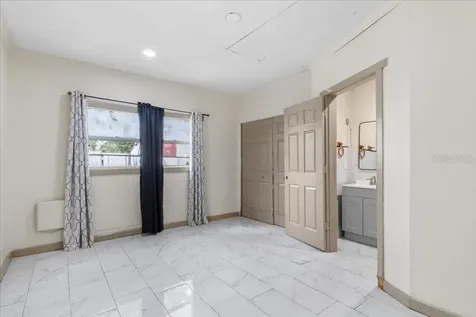 517 Oak Street Auburndale FL 33823