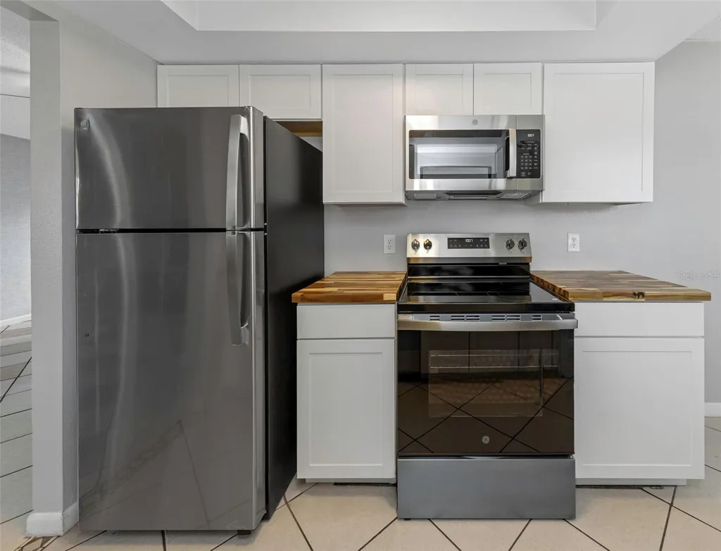 38811 James Court Zephyrhills FL 33540