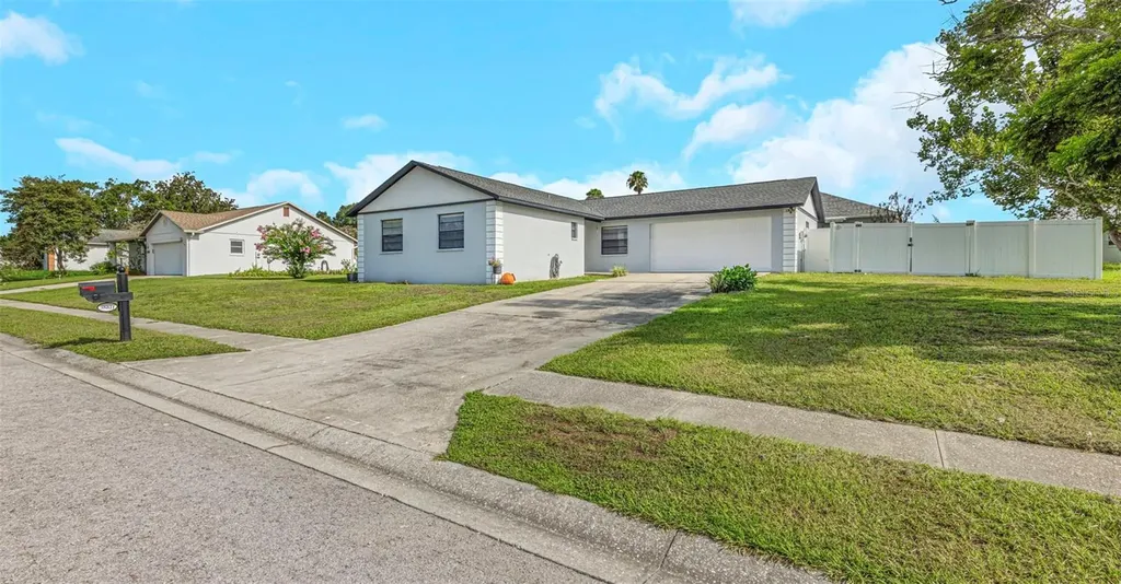 38811 James Court Zephyrhills FL 33540