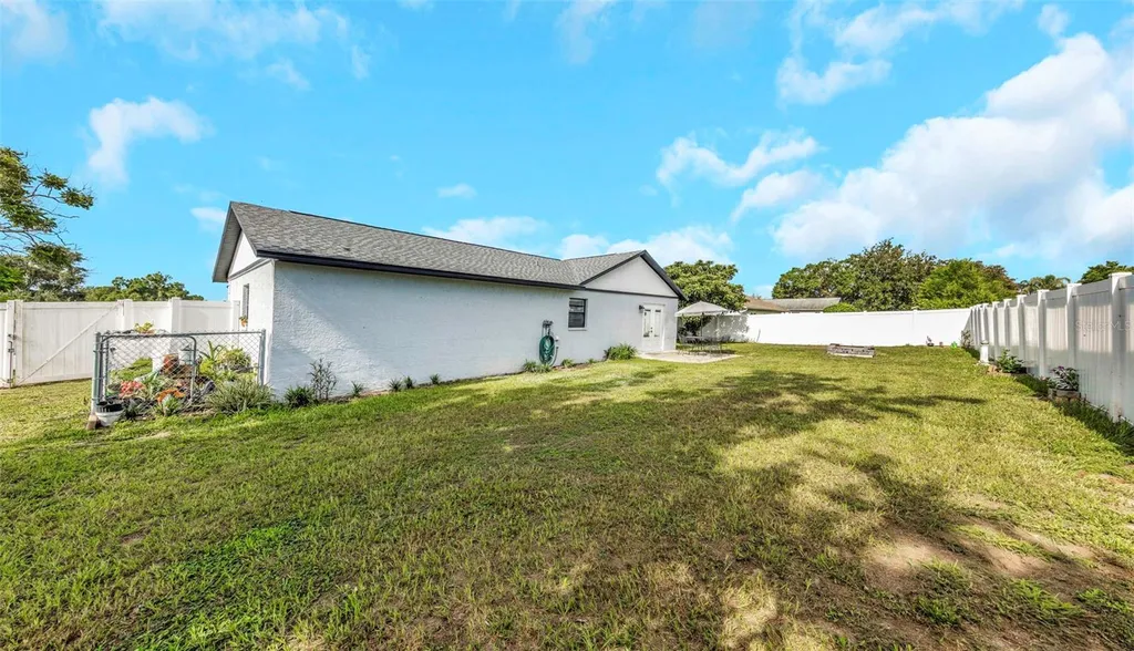 38811 James Court Zephyrhills FL 33540