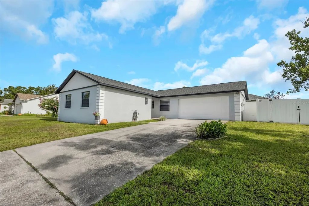 38811 James Court Zephyrhills FL 33540