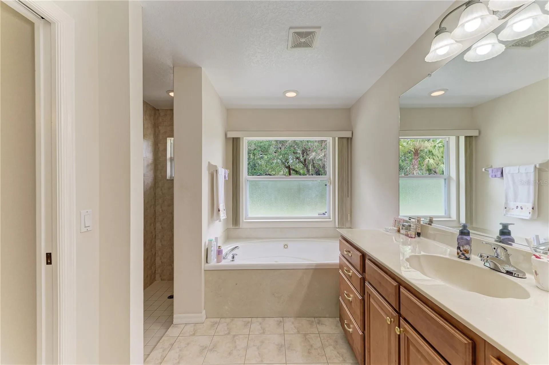 6304 18th Avenue E Bradenton FL 34208