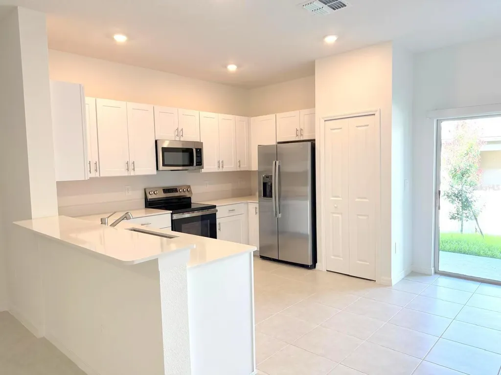 10203 Trumpet Honeysuckle Way San Antonio FL 33576