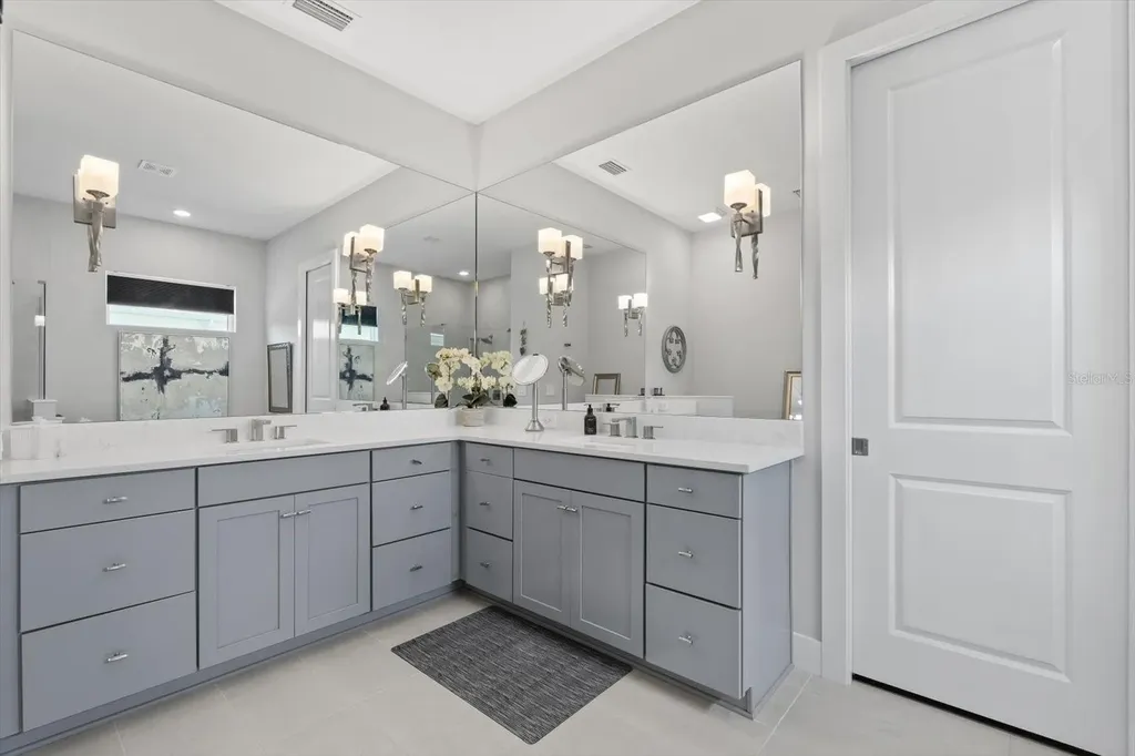729 Tailwind Place Sarasota FL 34240
