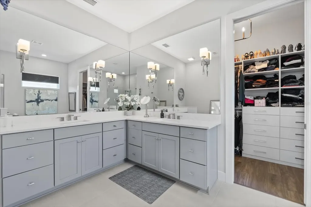 729 Tailwind Place Sarasota FL 34240