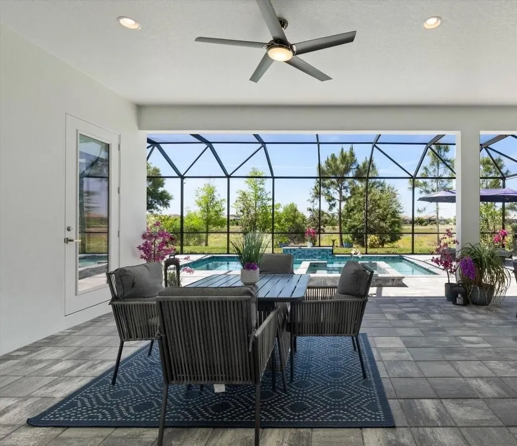 729 Tailwind Place Sarasota FL 34240