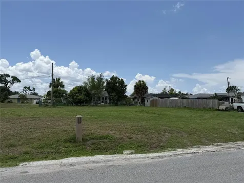823 Spring Lake Boulevard NW Port Charlotte FL 33952
