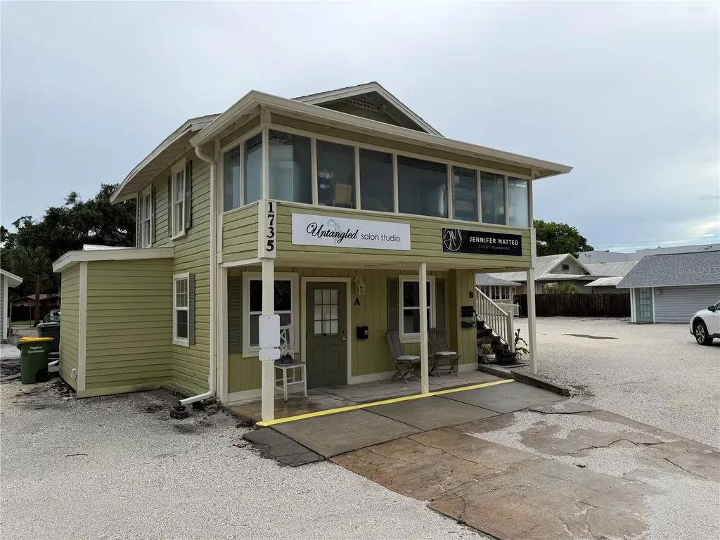 1735 Fruitville Road Sarasota FL 34236