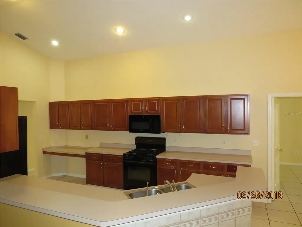 9427 Hunters Pond Drive Tampa FL 33647