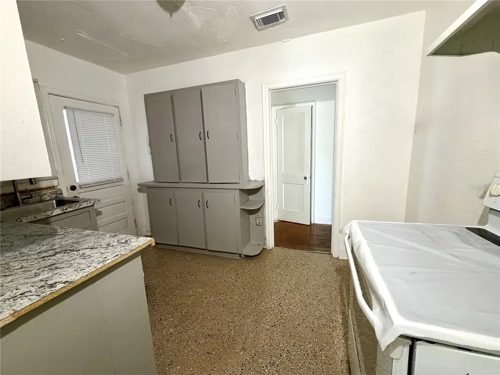 629 Avenue A NE Winter Haven FL 33881