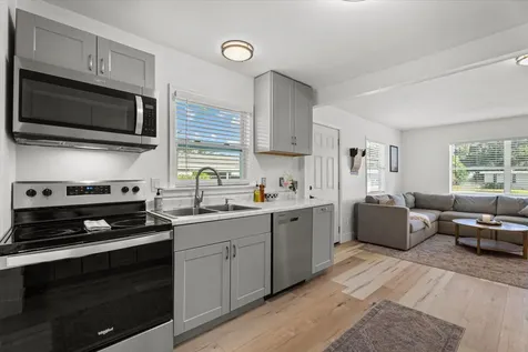 204 6th Avenue NW Ruskin FL 33570