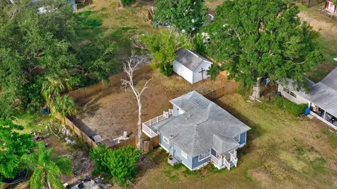 204 6th Avenue NW Ruskin FL 33570