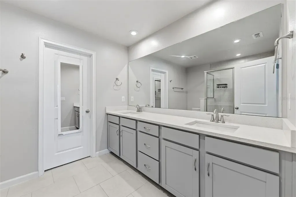 2587 Everglade Way Lutz FL 33558