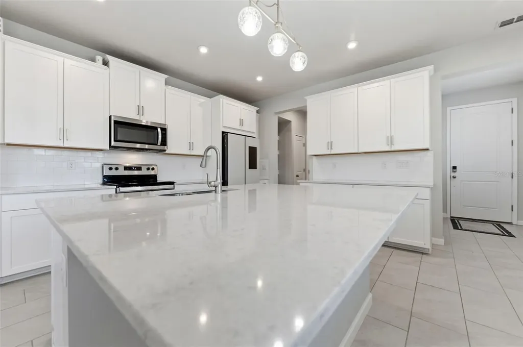 2587 Everglade Way Lutz FL 33558