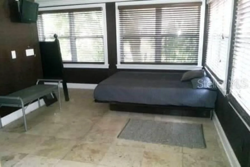 2110 Forest Circle Orlando FL 32803
