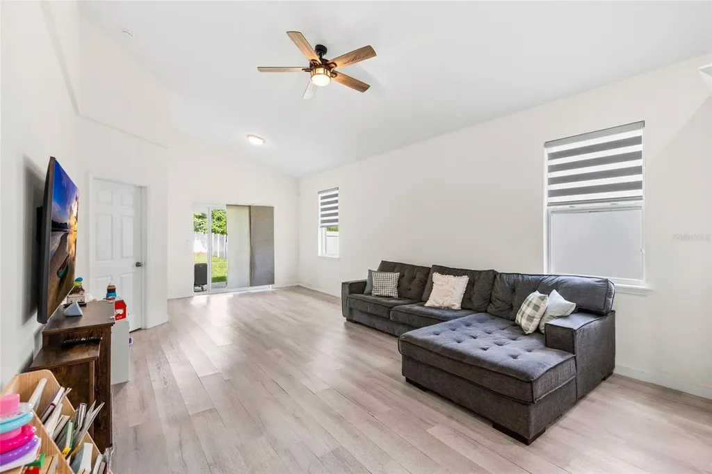1747 S Oak Street Seffner FL 33584