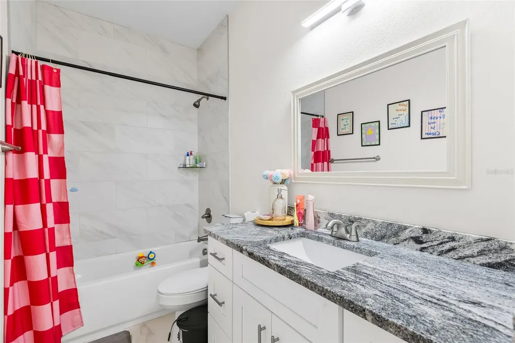 1747 S Oak Street Seffner FL 33584