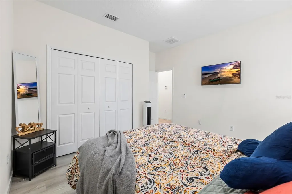 1747 S Oak Street Seffner FL 33584