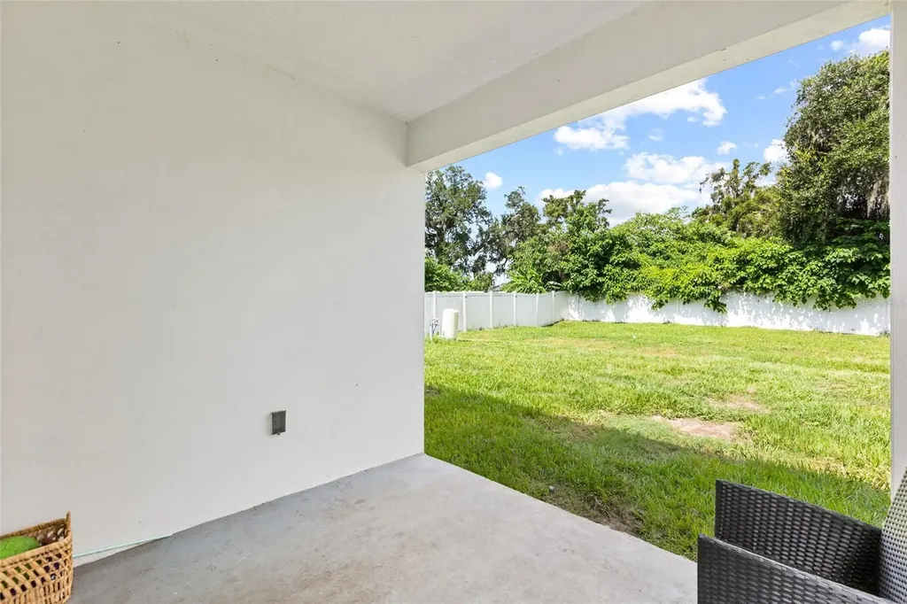 1747 S Oak Street Seffner FL 33584