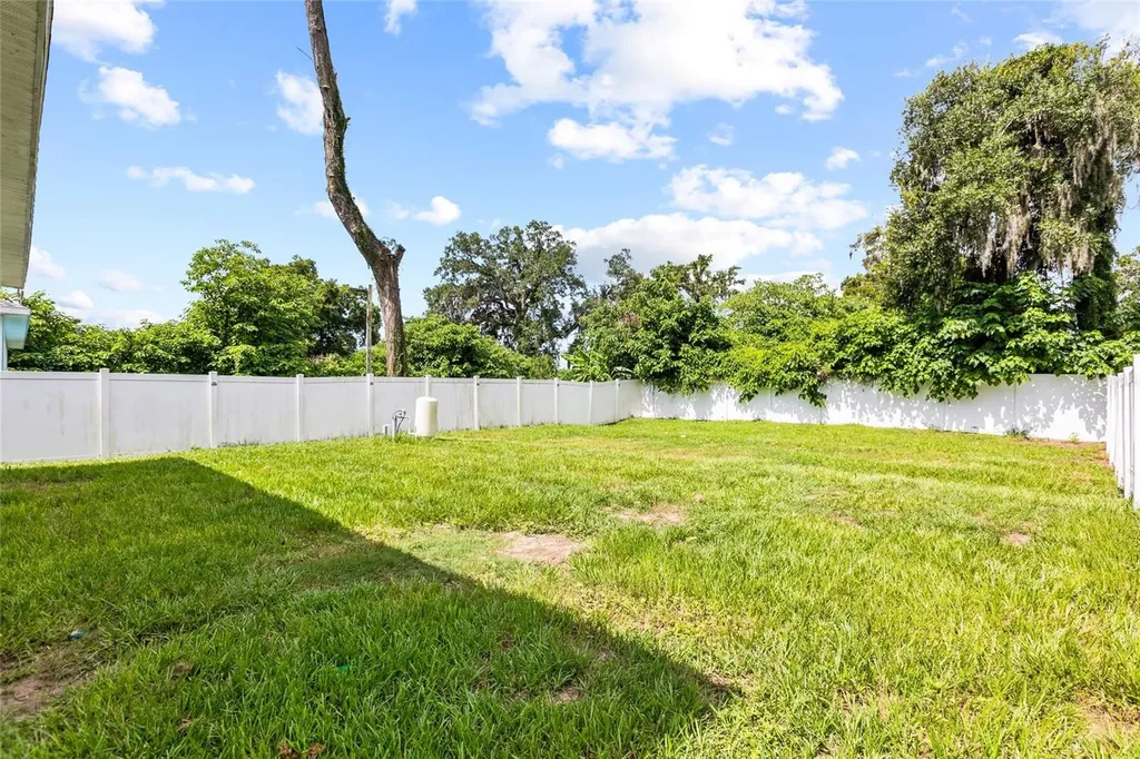 1747 S Oak Street Seffner FL 33584