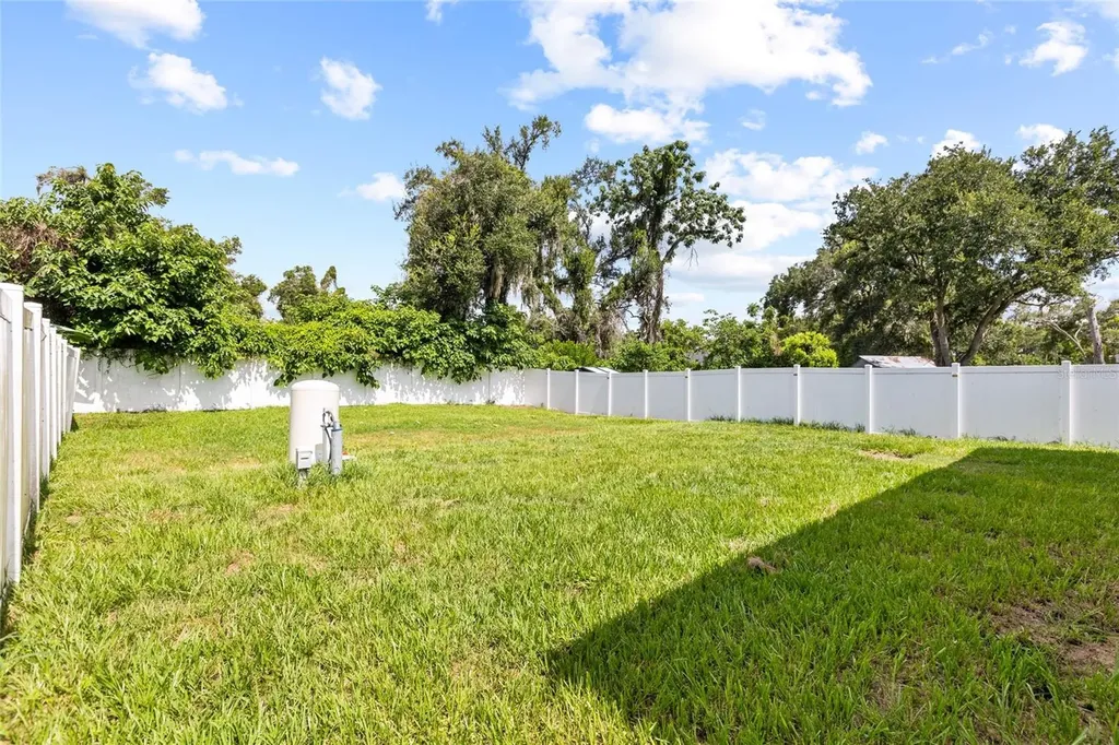 1747 S Oak Street Seffner FL 33584
