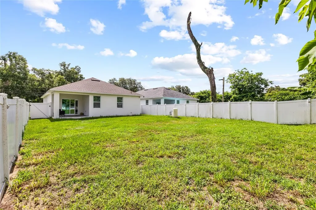 1747 S Oak Street Seffner FL 33584
