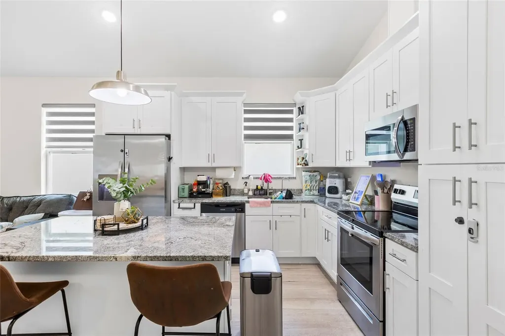 1747 S Oak Street Seffner FL 33584