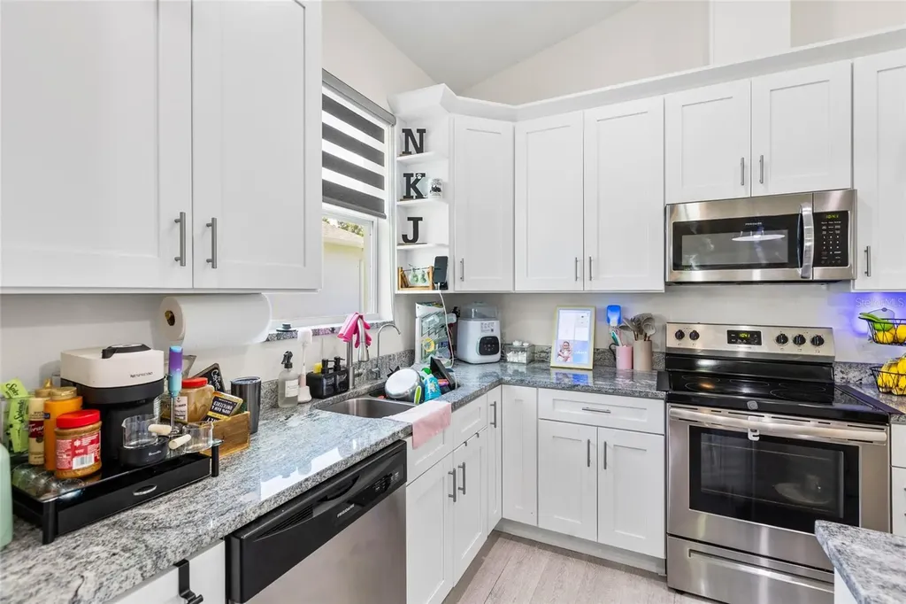1747 S Oak Street Seffner FL 33584