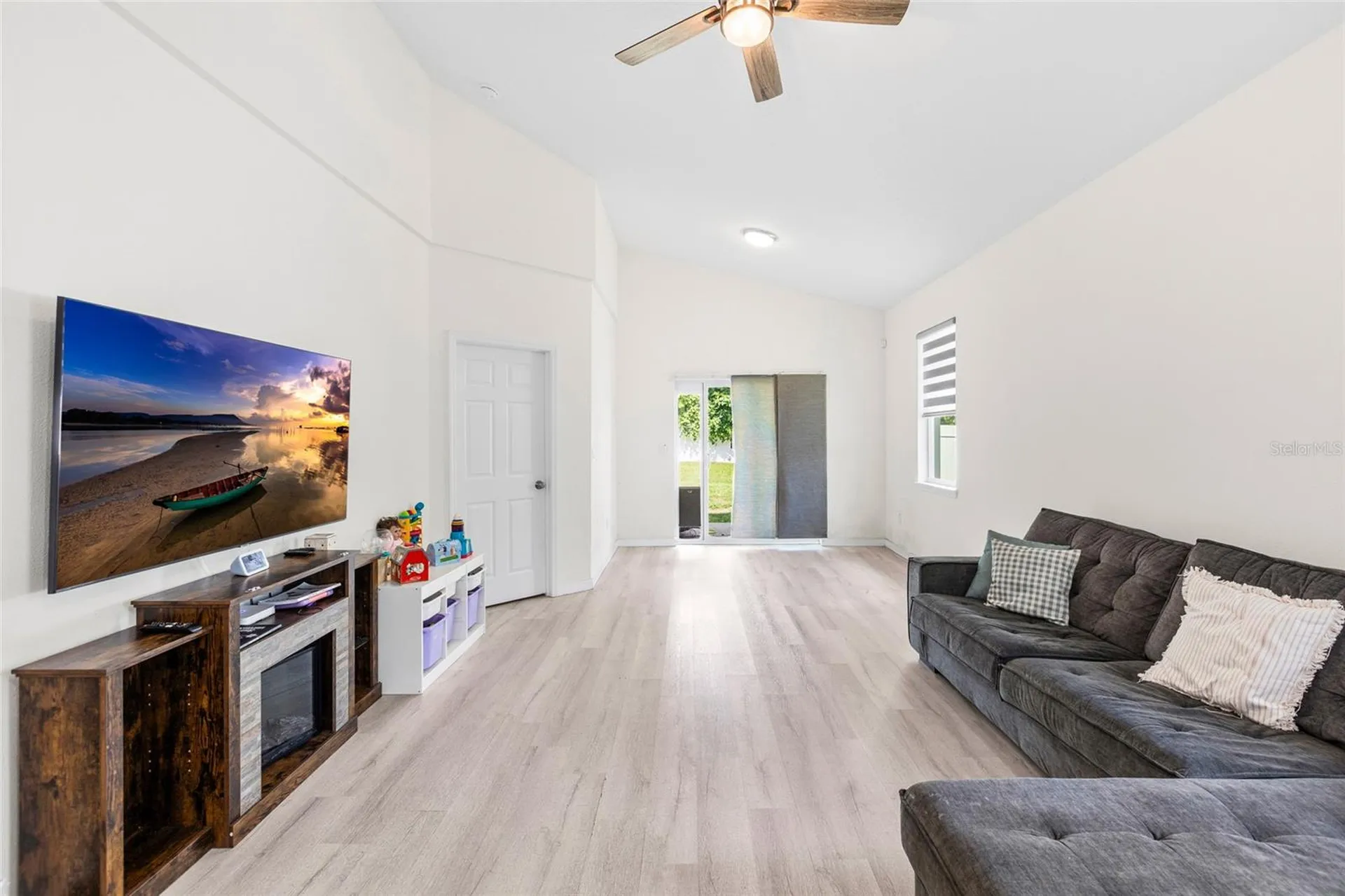 1747 S Oak Street Seffner FL 33584