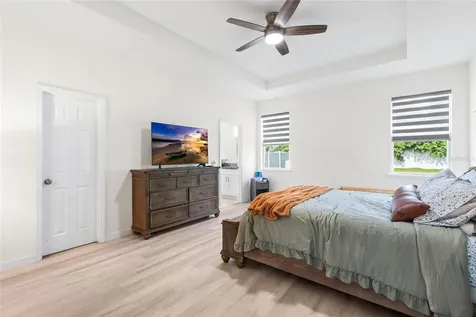 1747 S Oak Street Seffner FL 33584