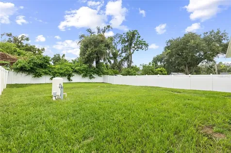 1747 S Oak Street Seffner FL 33584