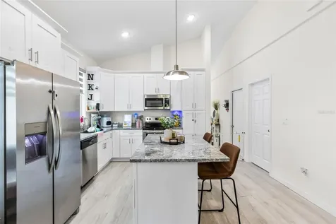 1747 S Oak Street Seffner FL 33584