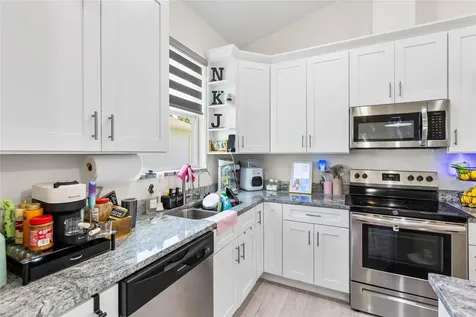1747 S Oak Street Seffner FL 33584