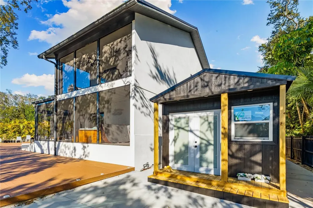 2500 Monterey Street Sarasota FL 34231