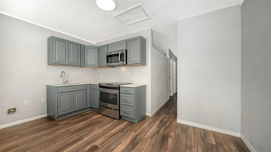 1004 27th Avenue W Bradenton FL 34205