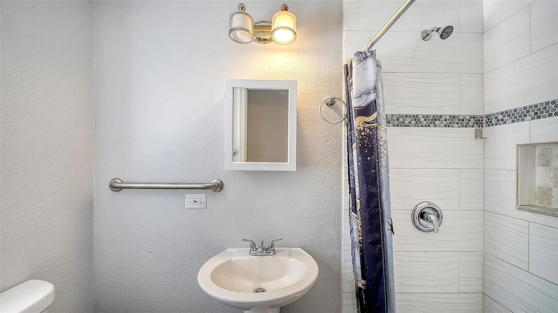 1004 27th Avenue W Bradenton FL 34205