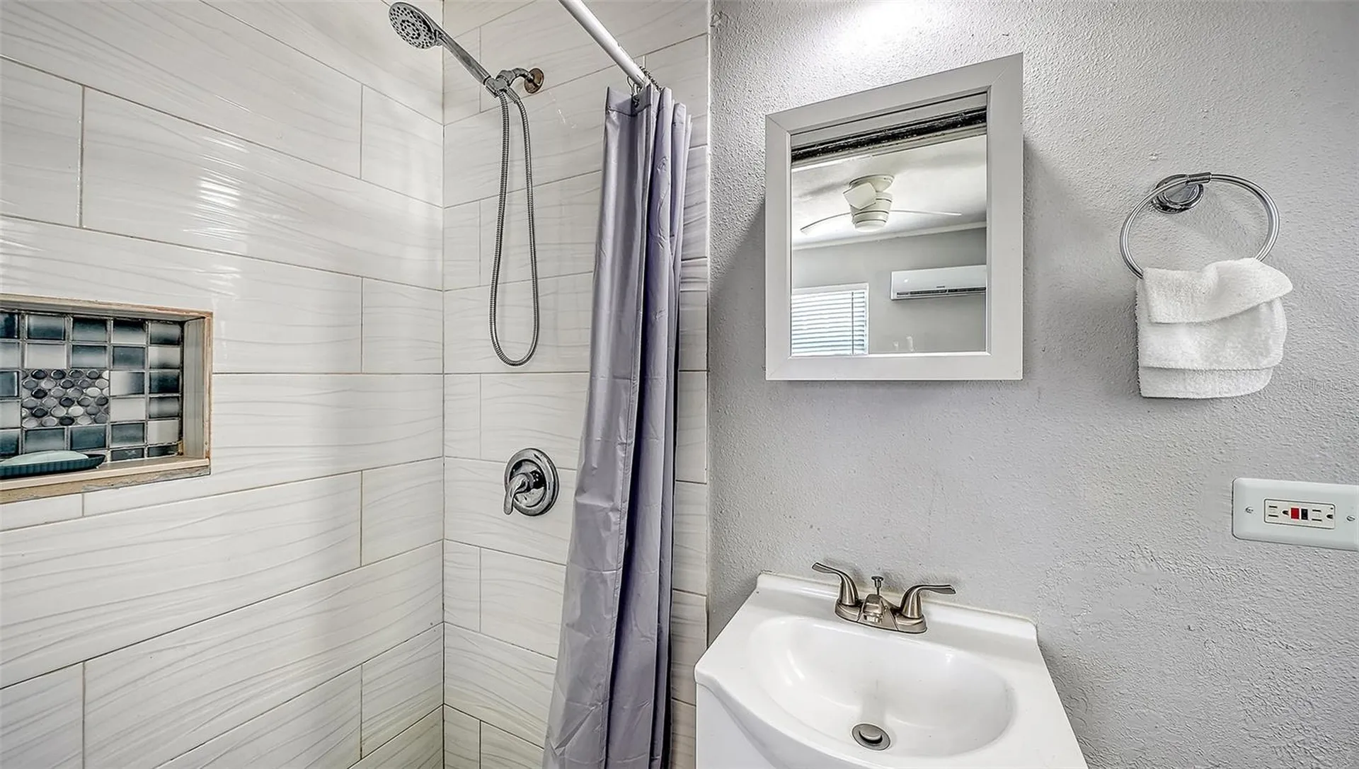 1004 27th Avenue W Bradenton FL 34205