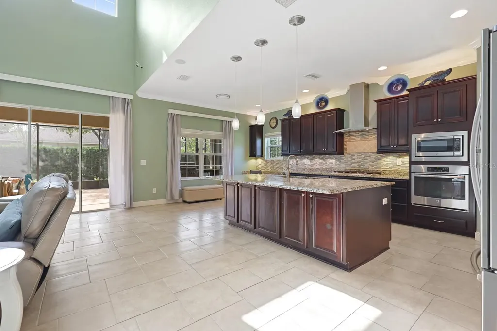 5210 Sparrowglen Place Lithia FL 33547