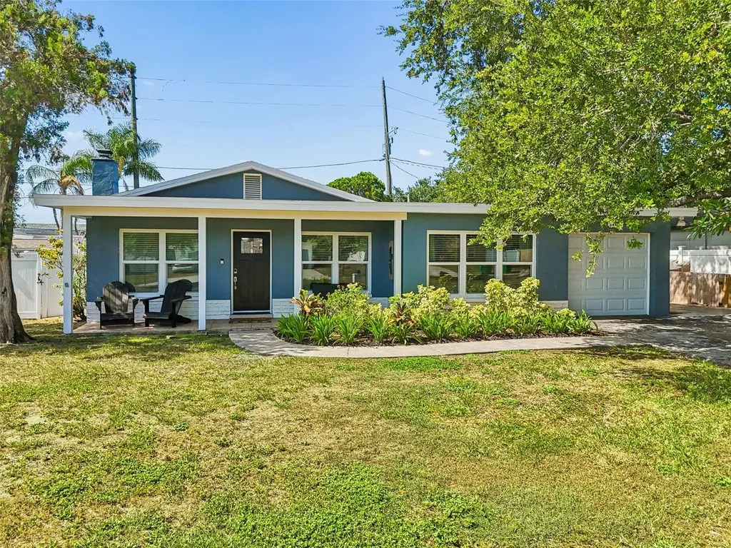 10748 Village Green Avenue Seminole FL 33772