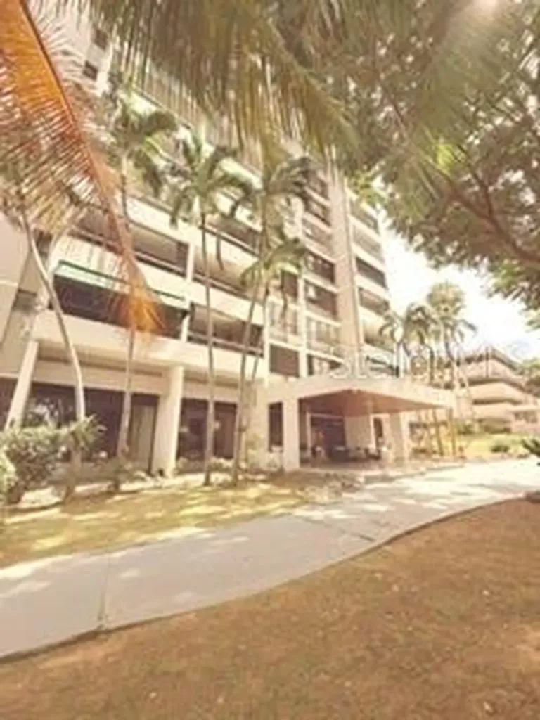Condominio La Arboleda 87 Marginal Expreso Rafael Martinez Nadal Guaynabo PR 00966