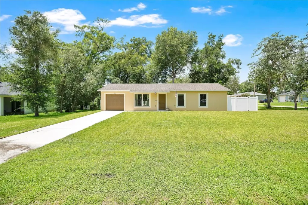 1345 Grand Avenue Orange City FL 32763