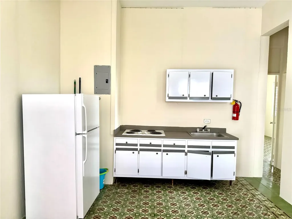 27 Sanchez Justiniano/acacias Mayaguez PR 00680
