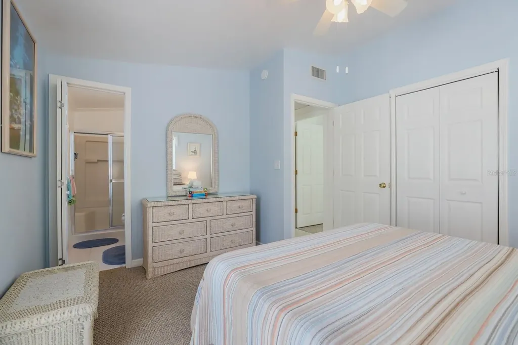 2804 Avenue C Holmes Beach FL 34217