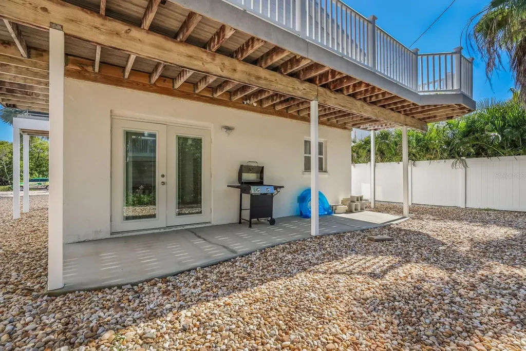 2804 Avenue C Holmes Beach FL 34217