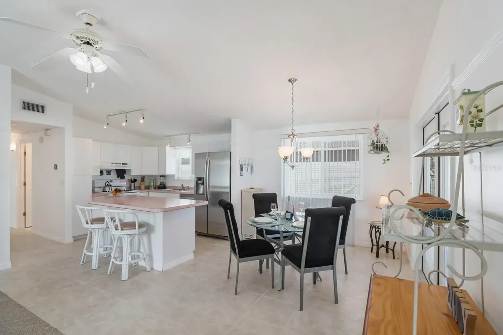 2804 Avenue C Holmes Beach FL 34217