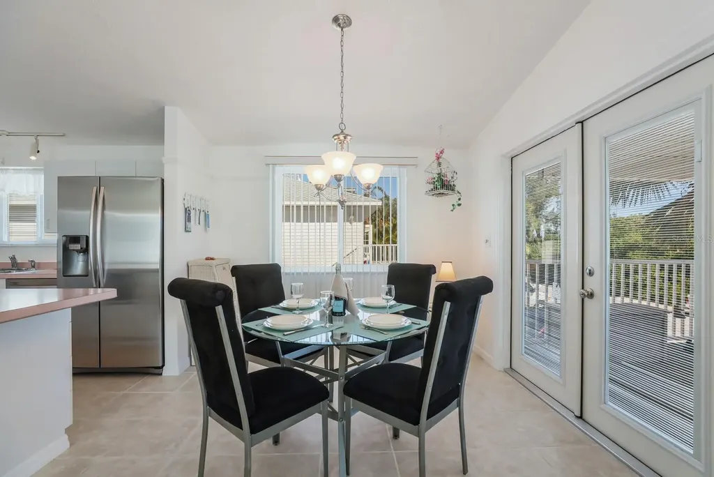 2804 Avenue C Holmes Beach FL 34217