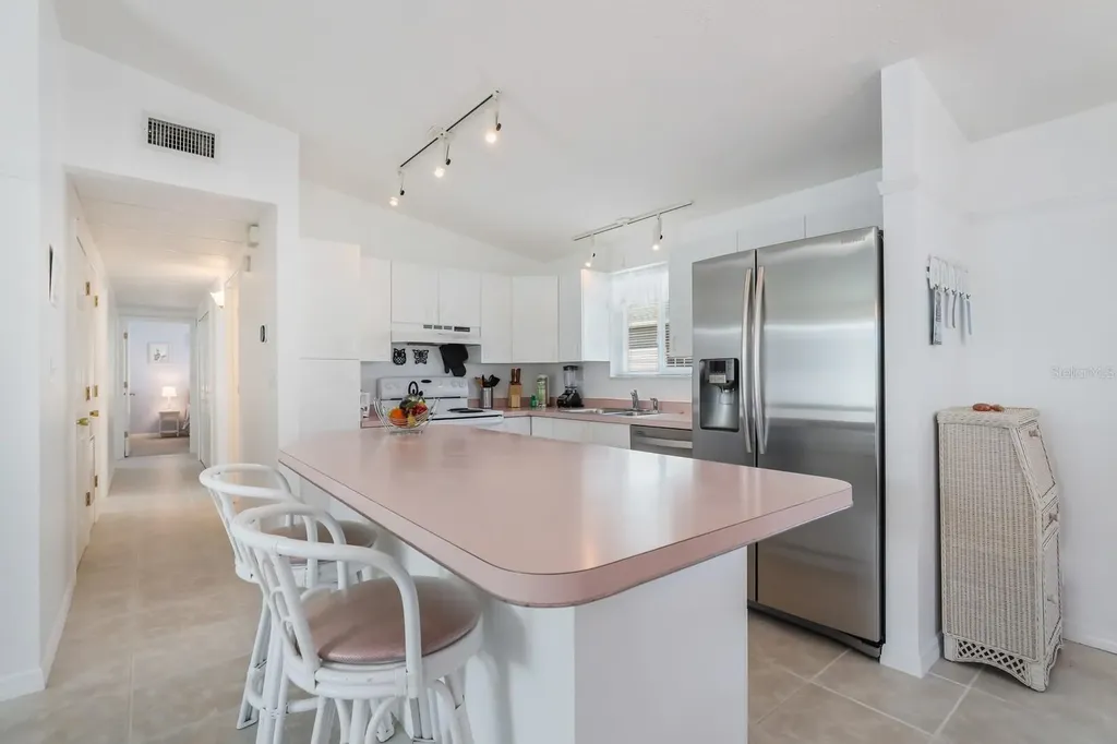 2804 Avenue C Holmes Beach FL 34217