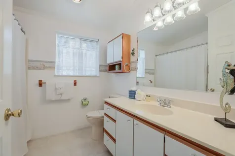 2804 Avenue C Holmes Beach FL 34217