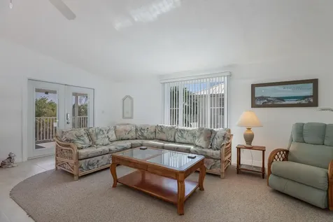 2804 Avenue C Holmes Beach FL 34217